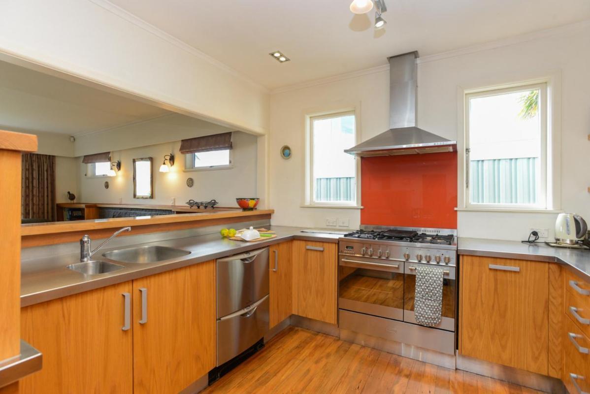 Breakwater Cottage - Napier Holiday Home エクステリア 写真