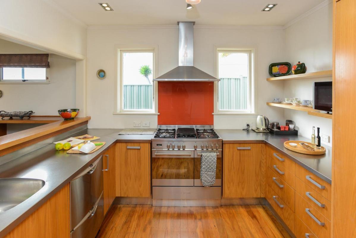Breakwater Cottage - Napier Holiday Home エクステリア 写真