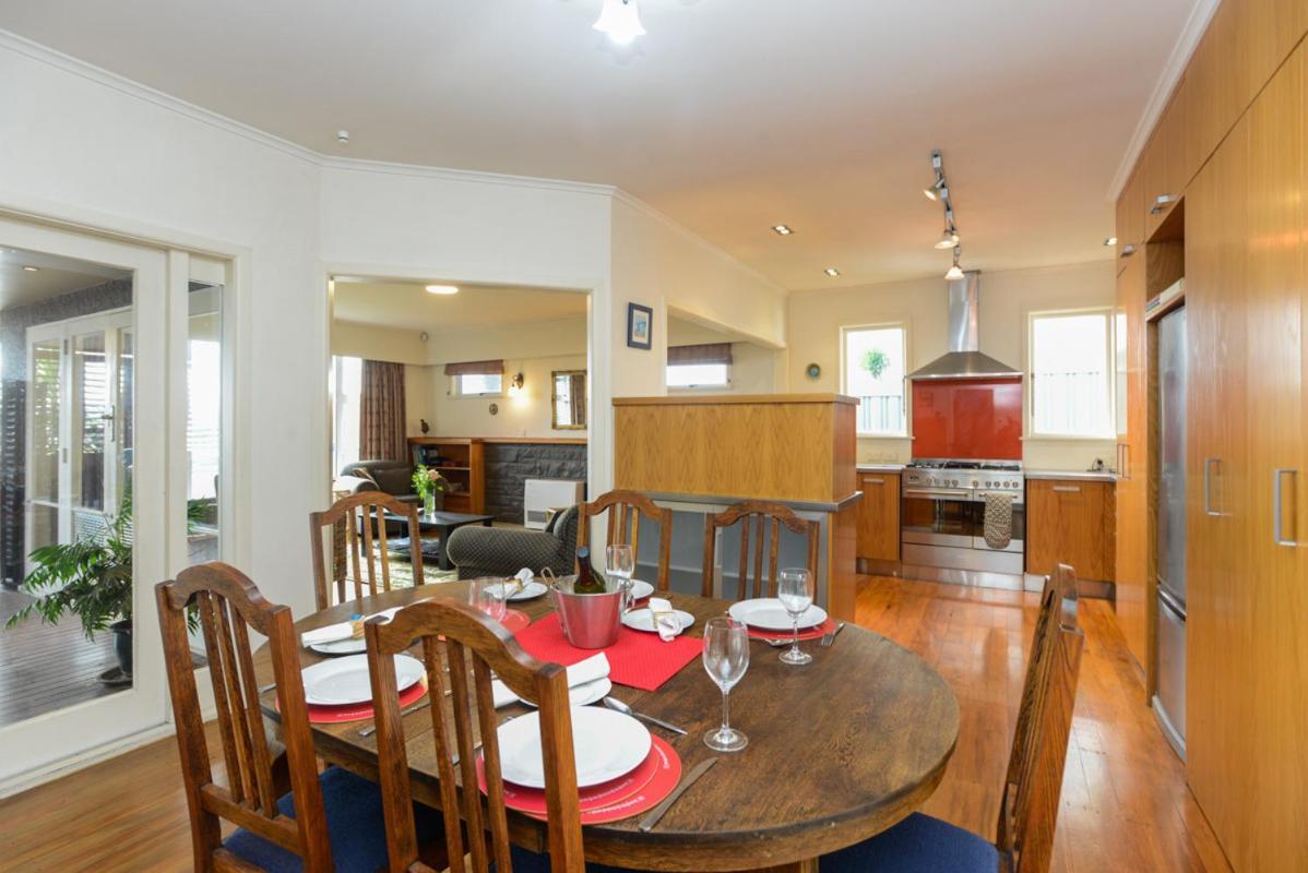 Breakwater Cottage - Napier Holiday Home エクステリア 写真