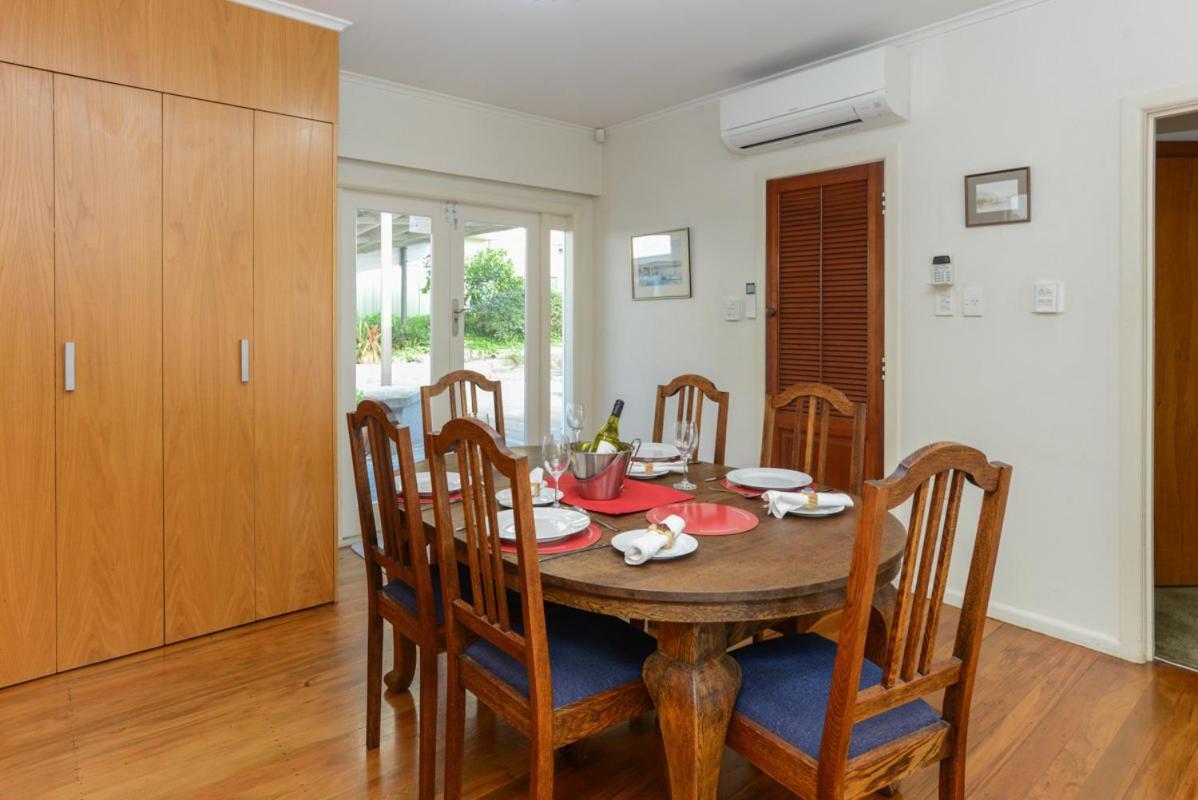 Breakwater Cottage - Napier Holiday Home エクステリア 写真